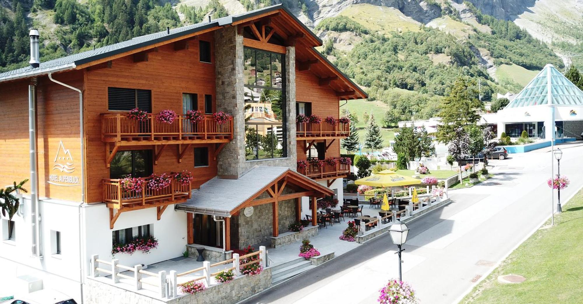 Hotel Alpenblick-Leukerbad-Therme ภายนอก รูปภาพ