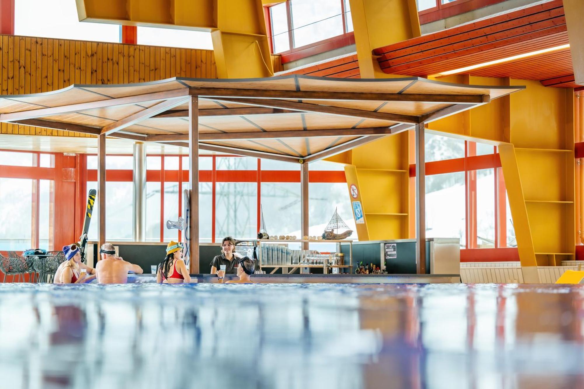 Hotel Alpenblick-Leukerbad-Therme ภายนอก รูปภาพ